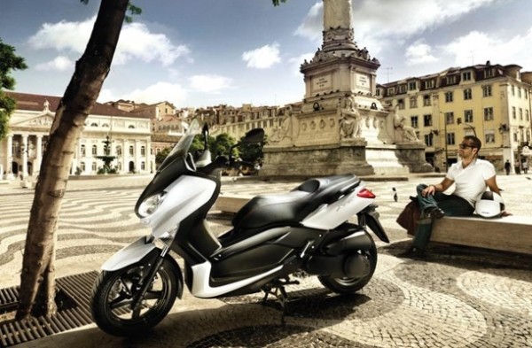 X-MAX 250